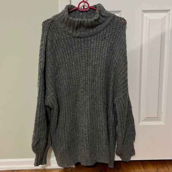 Urban Outfitters Gray Turtleneck Sweater - Picture 1 of 5